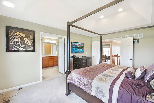 35 Open Parkway N, Hawthorn Woods, IL 60047