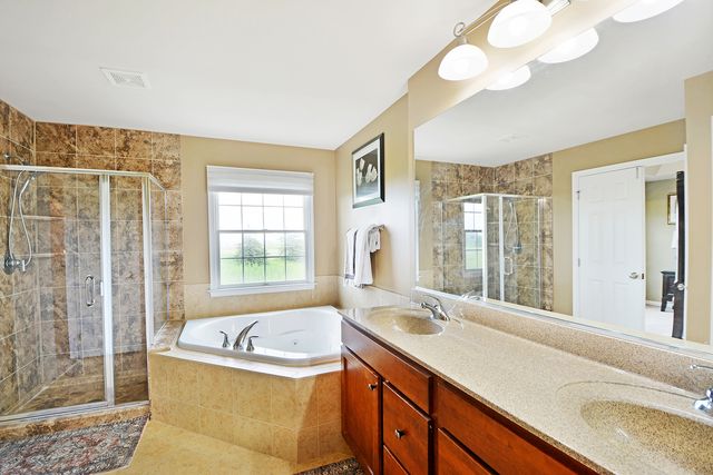 35 Open Parkway N, Hawthorn Woods, IL 60047