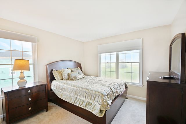 35 Open Parkway N, Hawthorn Woods, IL 60047