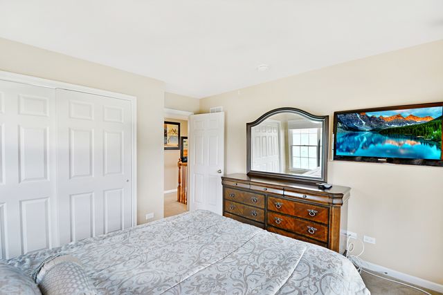 35 Open Parkway N, Hawthorn Woods, IL 60047