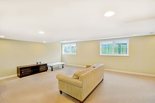 35 Open Parkway N, Hawthorn Woods, IL 60047
