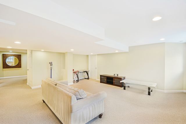 35 Open Parkway N, Hawthorn Woods, IL 60047