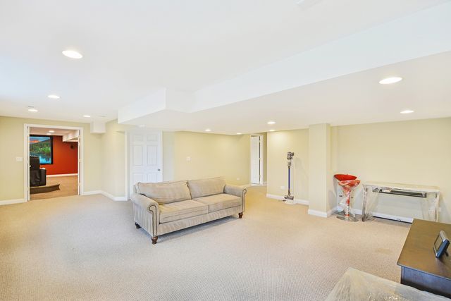 35 Open Parkway N, Hawthorn Woods, IL 60047