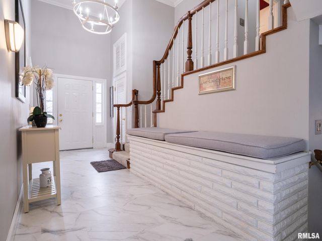 1808 Saint Clair Drive, Pekin, IL 61554