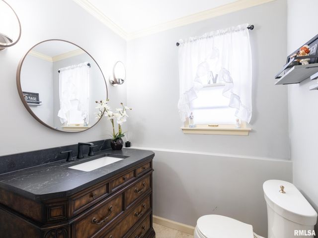 1808 Saint Clair Drive, Pekin, IL 61554