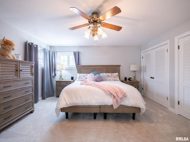 1808 Saint Clair Drive, Pekin, IL 61554