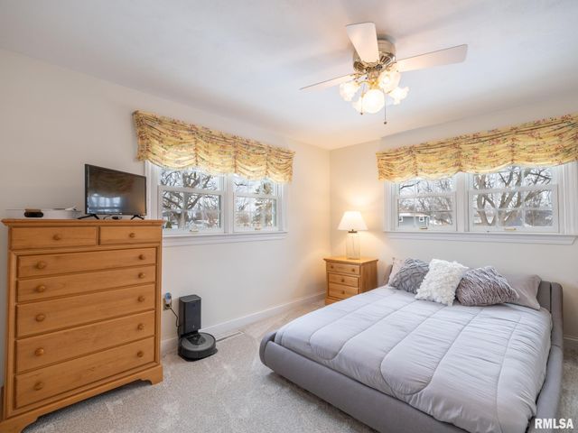 1808 Saint Clair Drive, Pekin, IL 61554