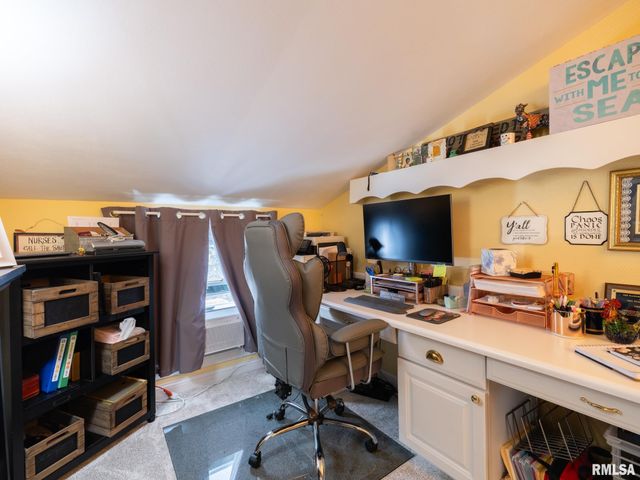 1808 Saint Clair Drive, Pekin, IL 61554