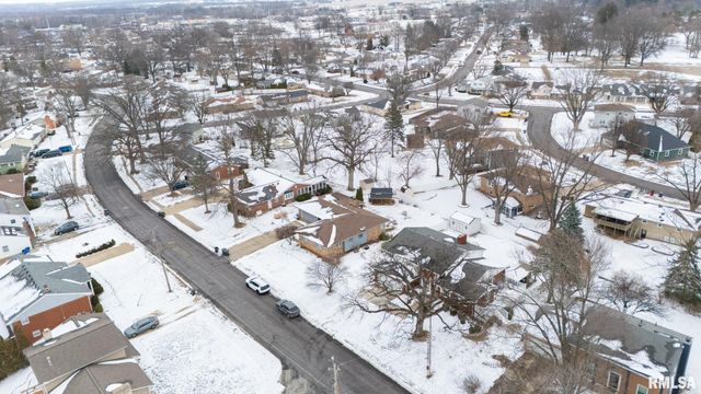 1808 Saint Clair Drive, Pekin, IL 61554