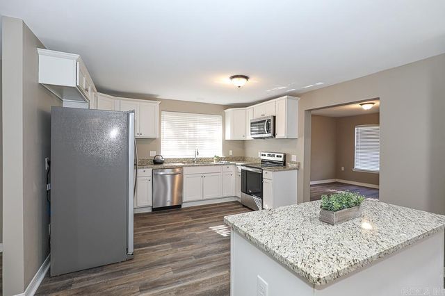 711 SHENANDOAH ROAD, Benton, AR 72019