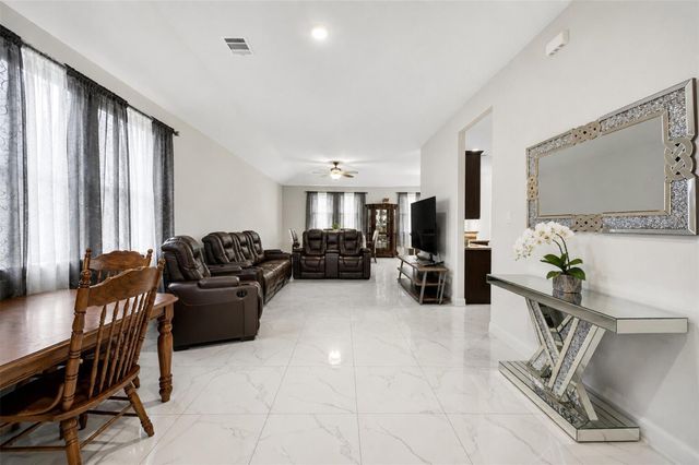 1724 Road 5102, Cleveland, TX 77327