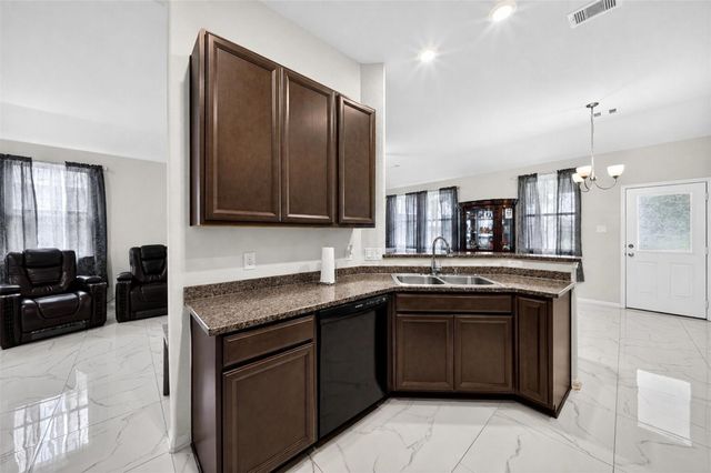 1724 Road 5102, Cleveland, TX 77327