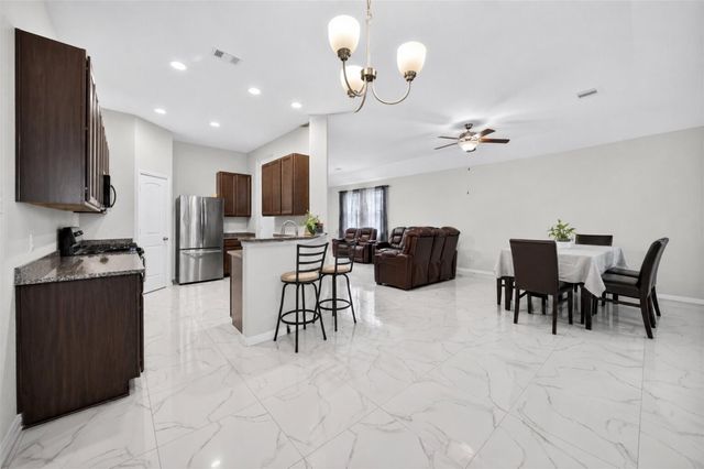 1724 Road 5102, Cleveland, TX 77327