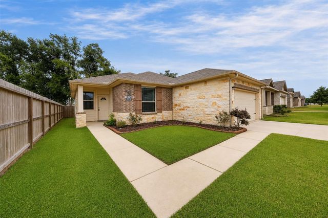 1724 Road 5102, Cleveland, TX 77327