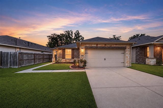 1724 Road 5102, Cleveland, TX 77327