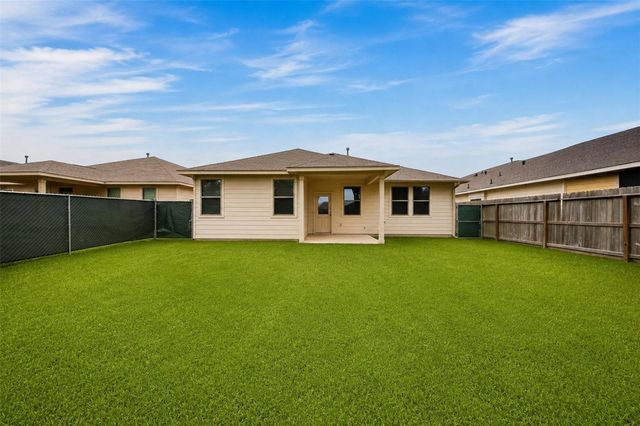 1724 Road 5102, Cleveland, TX 77327