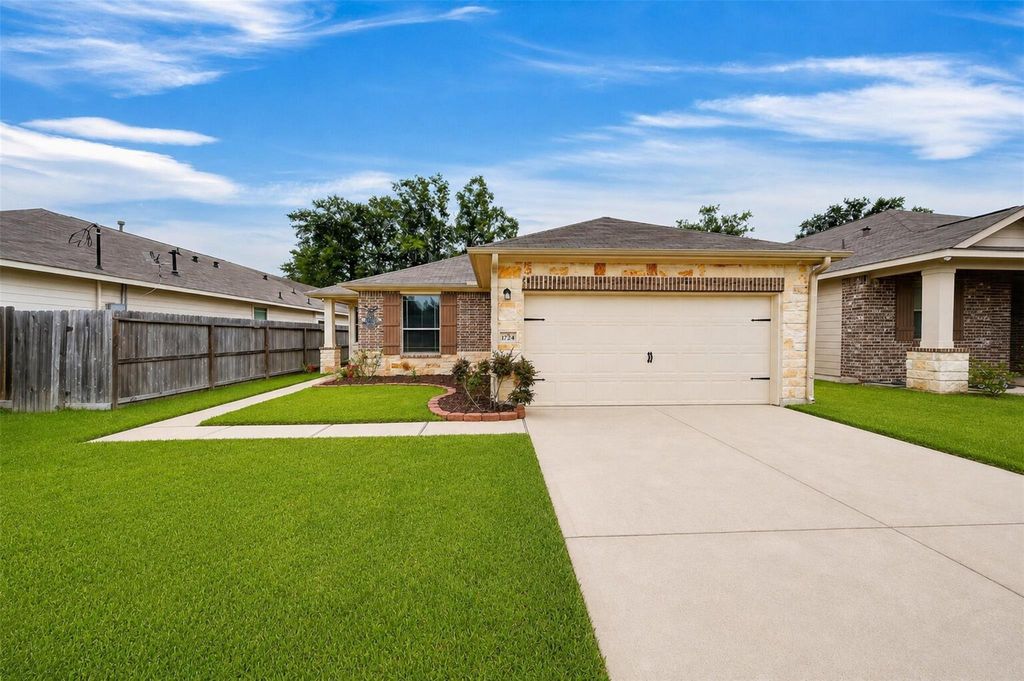 1724 Road 5102, Cleveland, TX 77327