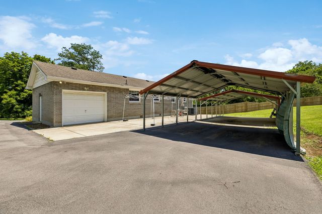 204 Swift Dr, Goodlettsville, TN 37072