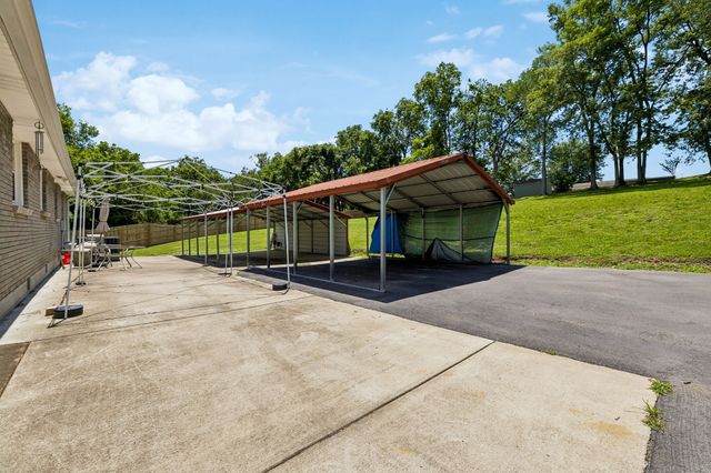 204 Swift Dr, Goodlettsville, TN 37072