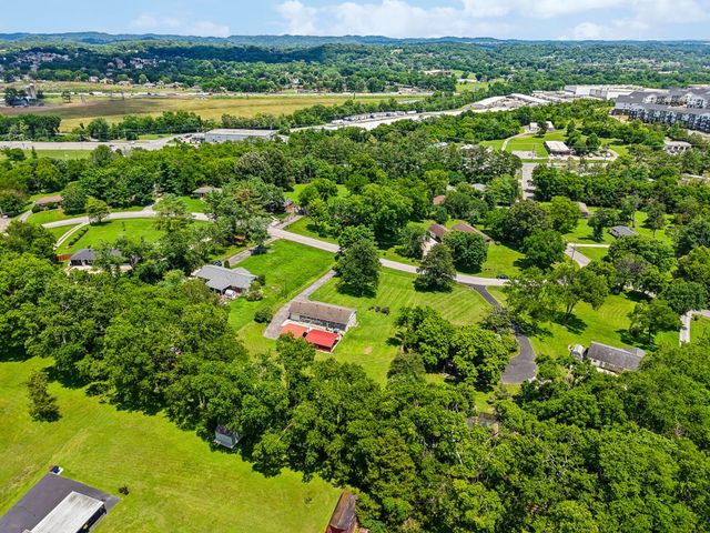 204 Swift Dr, Goodlettsville, TN 37072