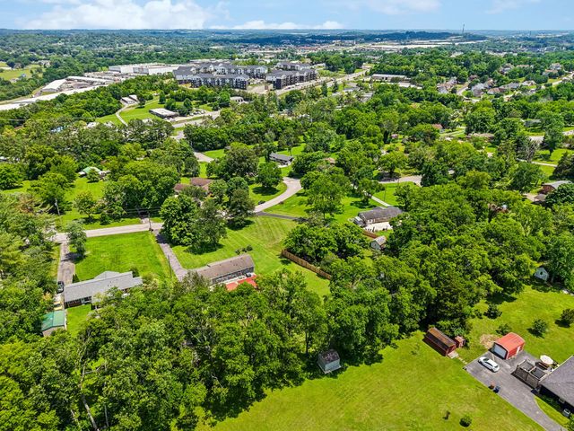 204 Swift Dr, Goodlettsville, TN 37072