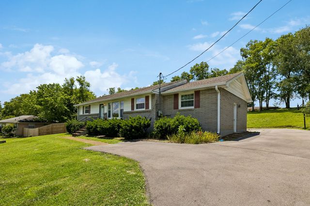 204 Swift Dr, Goodlettsville, TN 37072