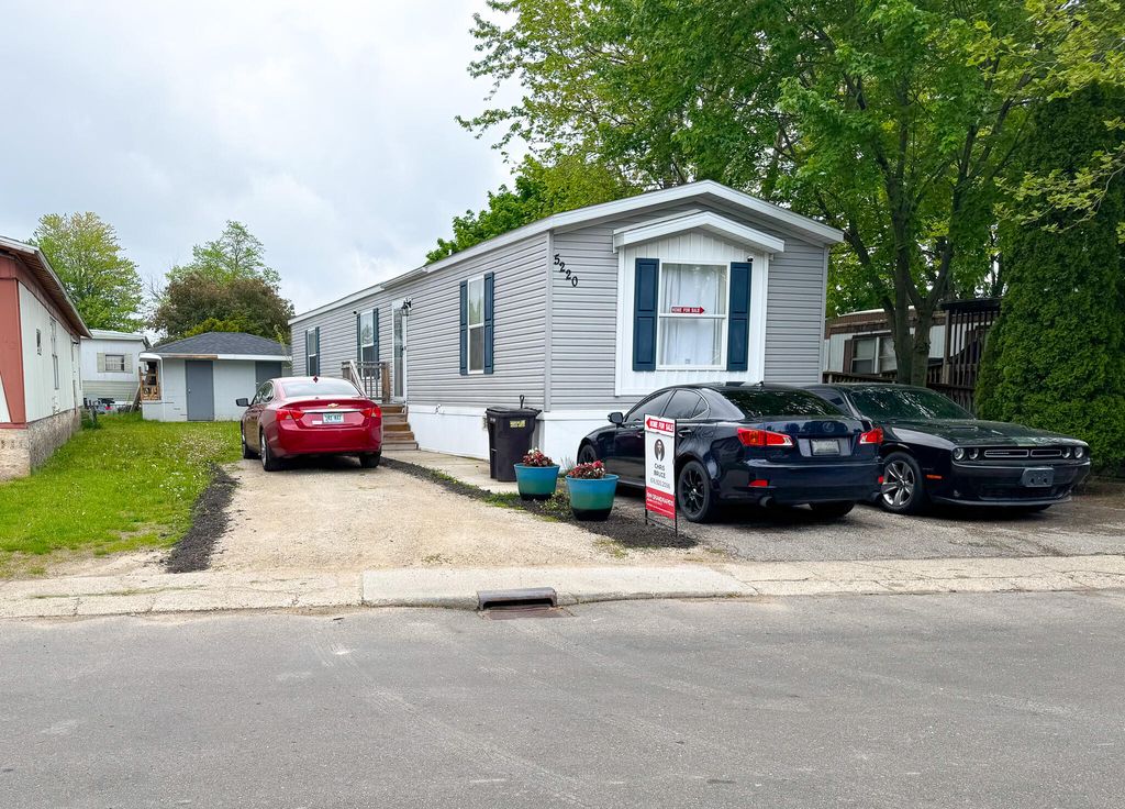 5220 Village Drive Sw, City Of Wyoming, MI 49509