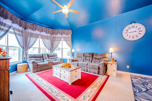 921 Pittview Avenue, Central Point, OR 97502