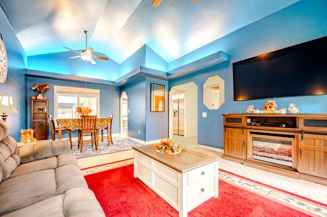 921 Pittview Avenue, Central Point, OR 97502