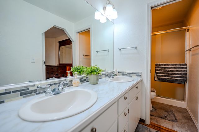 921 Pittview Avenue, Central Point, OR 97502