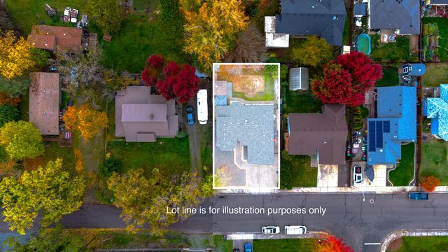 921 Pittview Avenue, Central Point, OR 97502