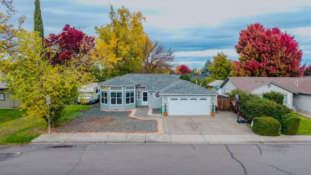 921 Pittview Avenue, Central Point, OR 97502