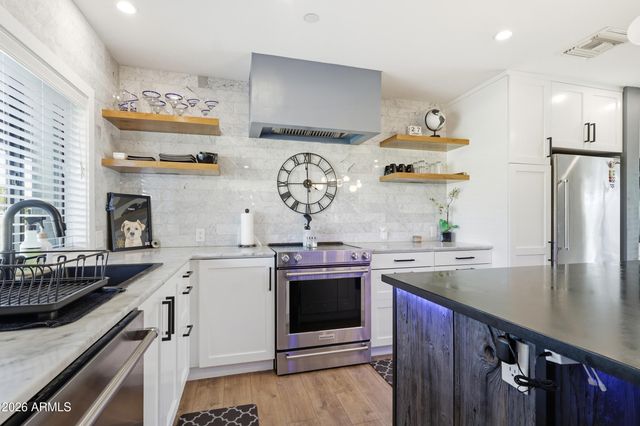 7753 E EARLL Drive, Scottsdale, AZ 85251