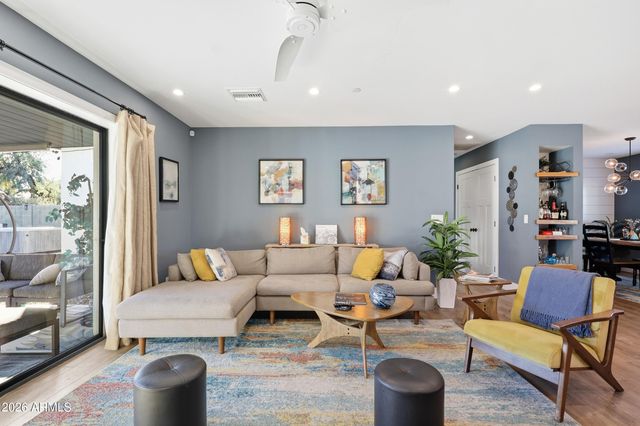 7753 E EARLL Drive, Scottsdale, AZ 85251