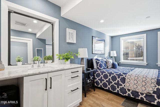 7753 E EARLL Drive, Scottsdale, AZ 85251