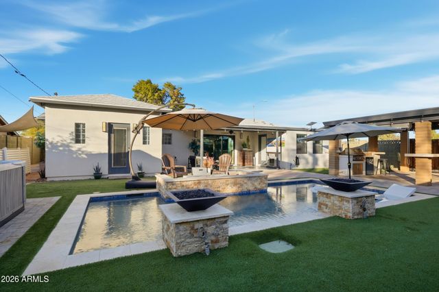 7753 E EARLL Drive, Scottsdale, AZ 85251