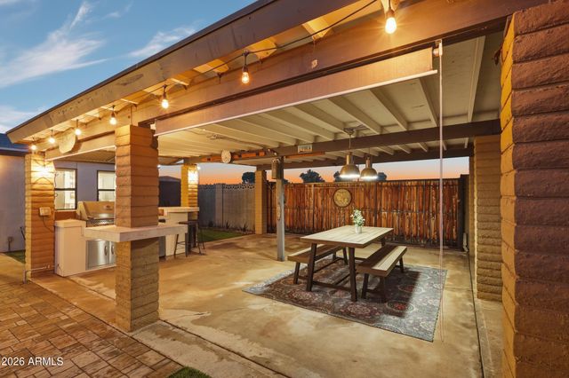 7753 E EARLL Drive, Scottsdale, AZ 85251