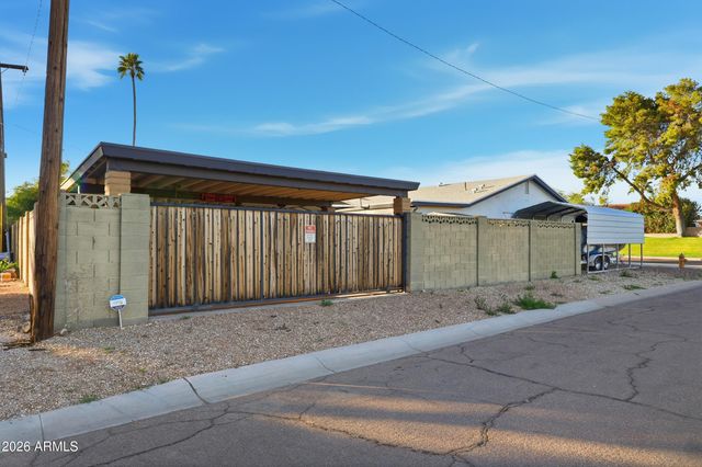 7753 E EARLL Drive, Scottsdale, AZ 85251