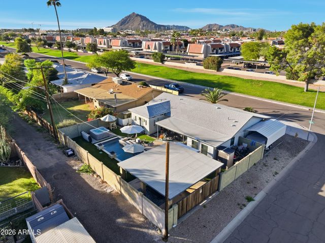 7753 E EARLL Drive, Scottsdale, AZ 85251