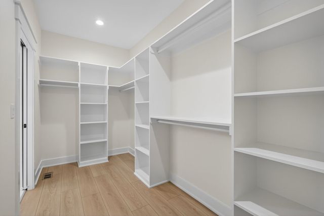 5557 165th Street, Urbandale, IA 50323