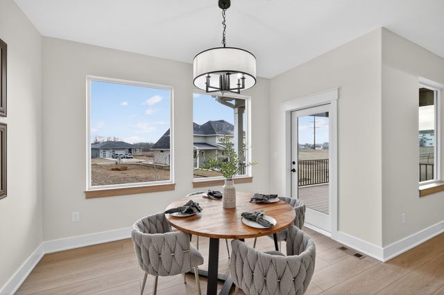 5557 165th Street, Urbandale, IA 50323