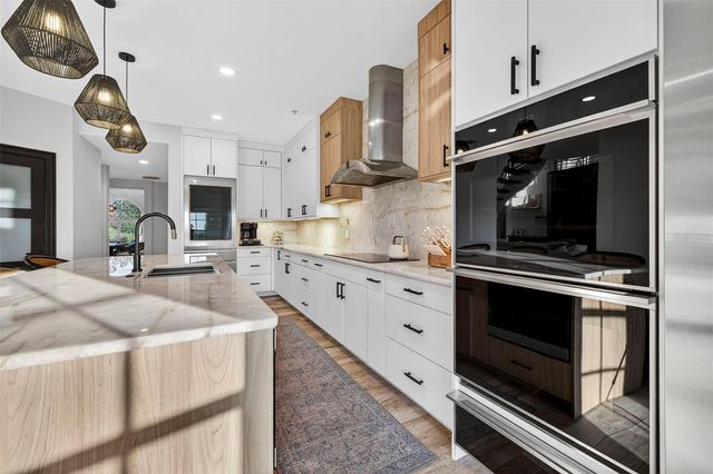 8880 COMMODORE DRIVE, Seminole, FL 33776