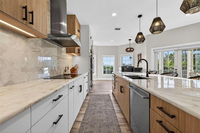 8880 COMMODORE DRIVE, Seminole, FL 33776