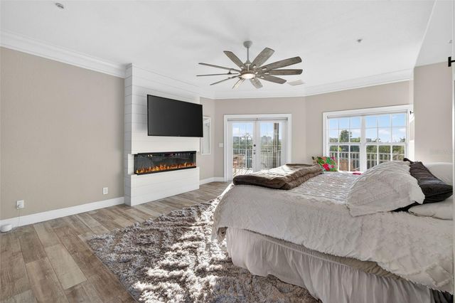 8880 COMMODORE DRIVE, Seminole, FL 33776