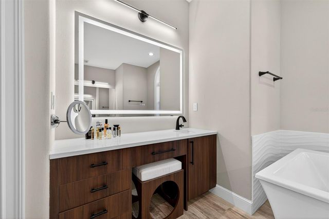 8880 COMMODORE DRIVE, Seminole, FL 33776