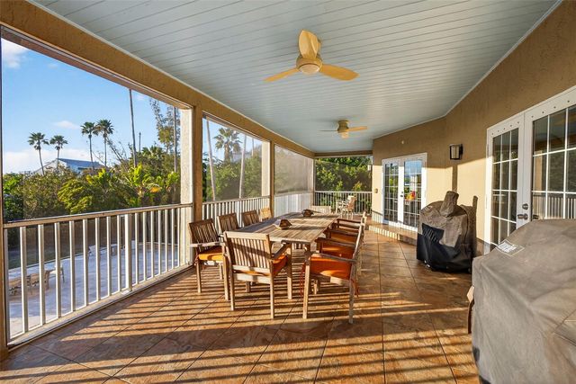 8880 COMMODORE DRIVE, Seminole, FL 33776