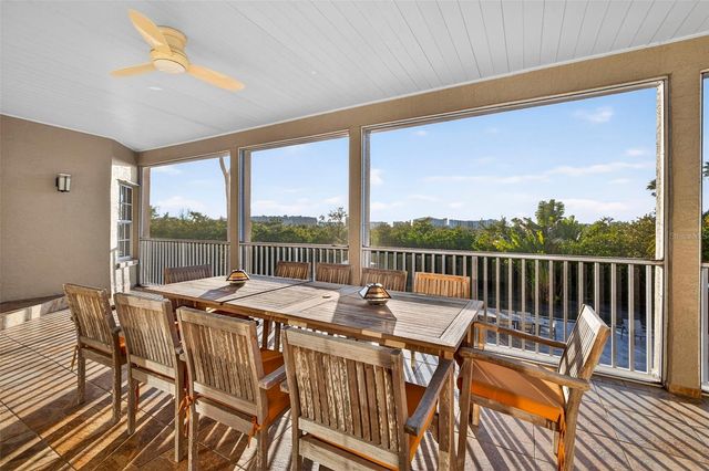 8880 COMMODORE DRIVE, Seminole, FL 33776