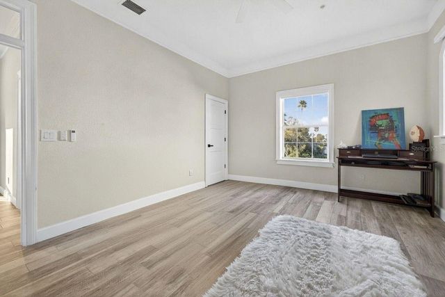 8880 COMMODORE DRIVE, Seminole, FL 33776