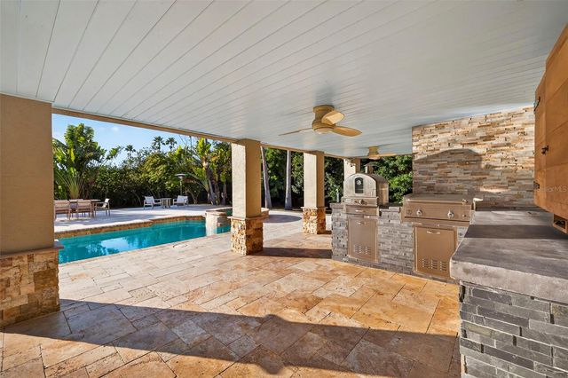 8880 COMMODORE DRIVE, Seminole, FL 33776