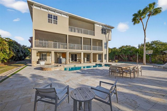 8880 COMMODORE DRIVE, Seminole, FL 33776